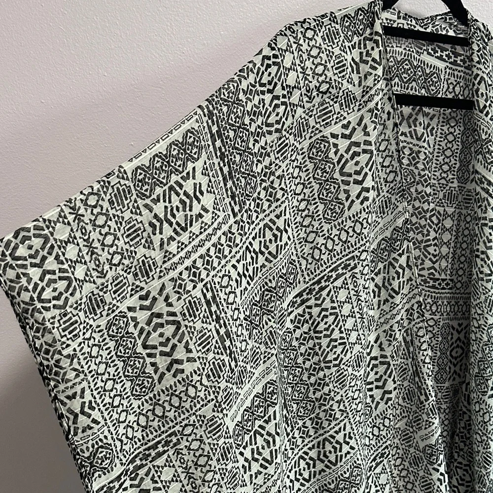 Black & White Geometric Fringe Wrap Scarf